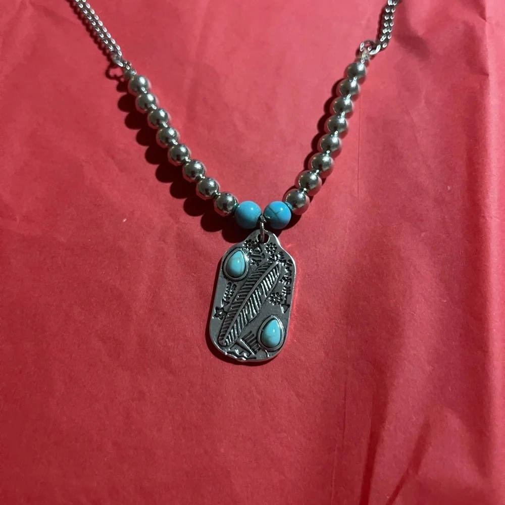 Silver and Turquoise Beaded Necklace - Picture 4 of 4
